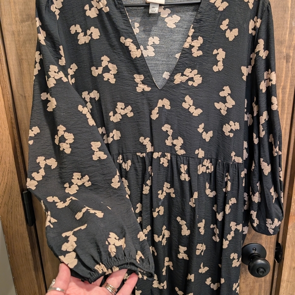a new day Black and Cream Floral Long Sleeve Dress - Picture 2 of 4